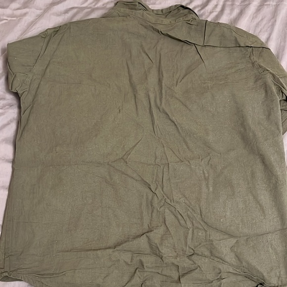 Green Long sleeves. No brand. Got it from the Philippines :) - Picture 2 of 2